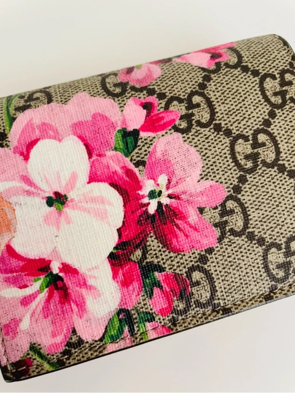 Gucci Beige GG Supreme Monogram Blooms Small Wallet with Pink Floral Print - Picture 10 of 12
